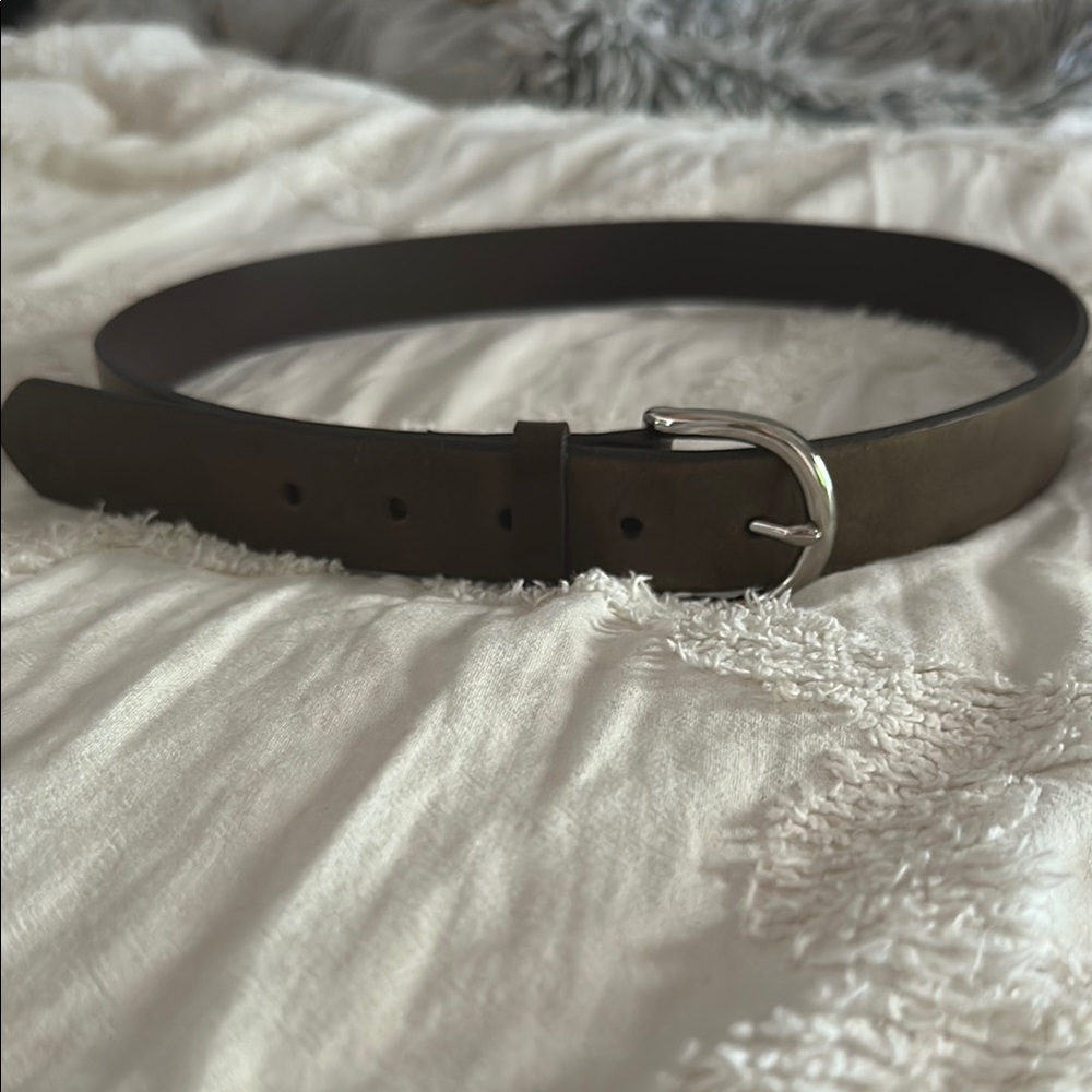 Classic Brown Leather Belt - Picture 3 of 3
